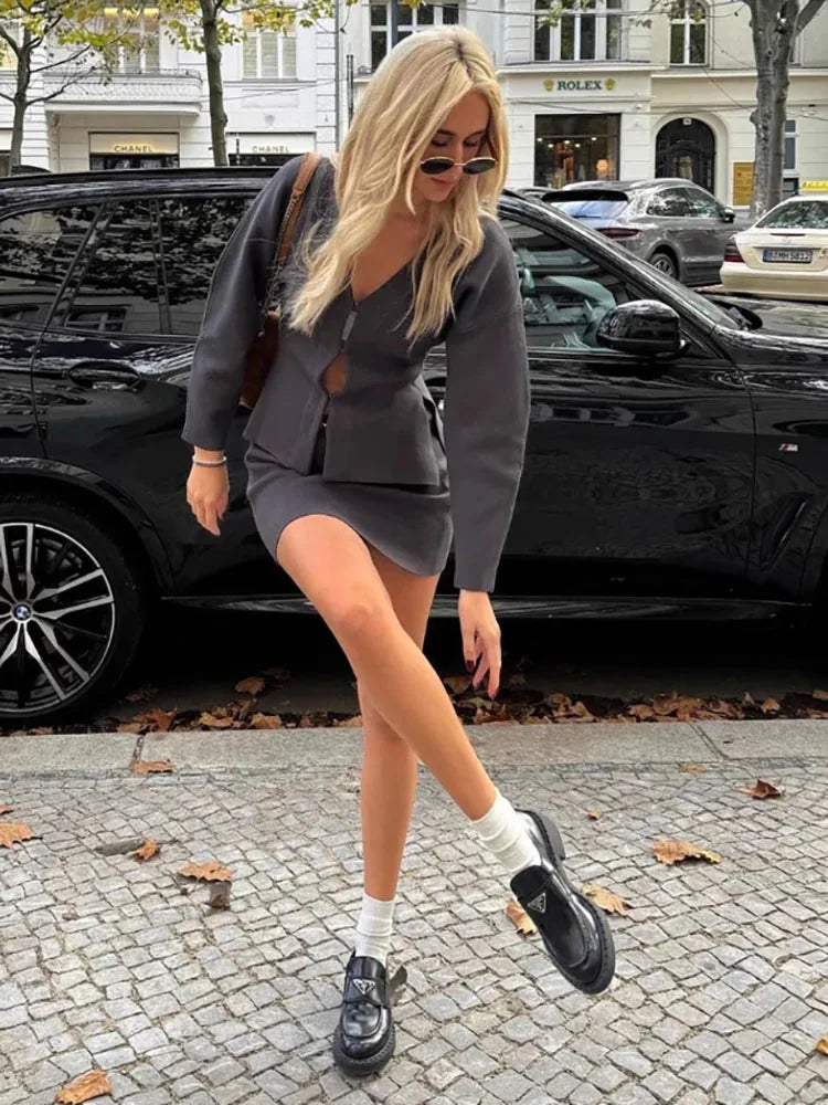 Nicse | Elegantes Strick-Set mit V-Ausschnitt und Minirock für Damen