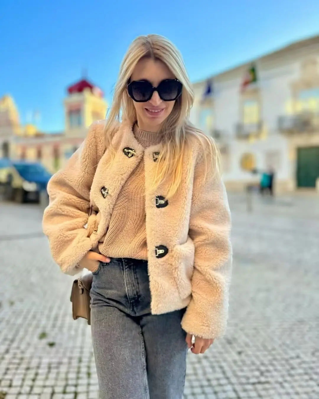 Amena | Lockerer Einfarbiger Mantel für Damen – Elegant & Vielseitig