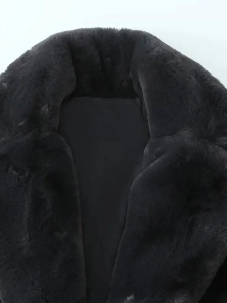 Myia | Damen Jacke aus Kunstfell, warm und elegant