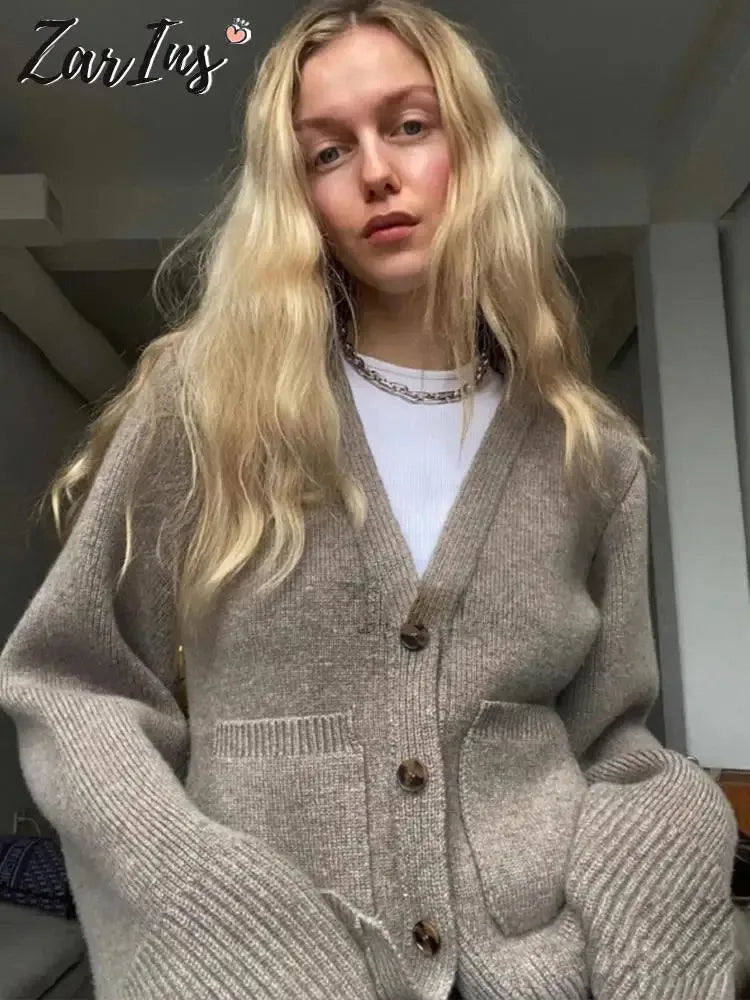 Arnelle | Strickjacke für Damen mit V-Ausschnitt, Knopfleiste und langen Ärmeln, Farbe Khaki