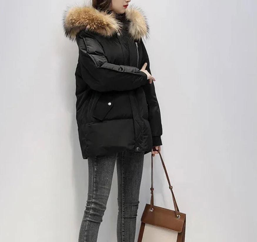 Beila | Schicke und stilvolle Winterjacke mit Pelzkapuze für Frauen