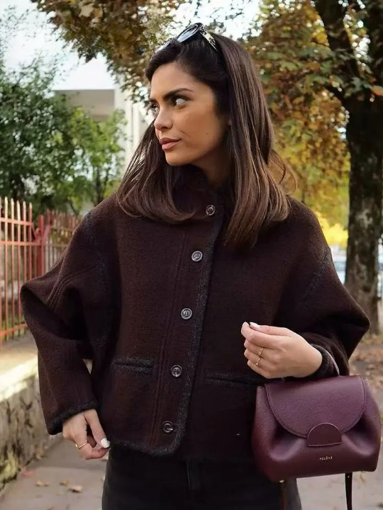 Lyna | Damen einreihiger Wollmantel in Braun, lässig chic mit Puffärmeln und Stehkragen