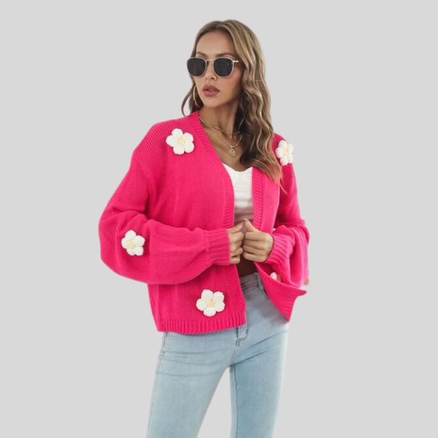Gigie | Lebendiger Strickpullover mit Blumenapplikation