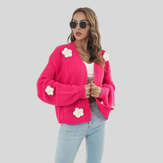 Gigie | Lebendiger Strickpullover mit Blumenapplikation