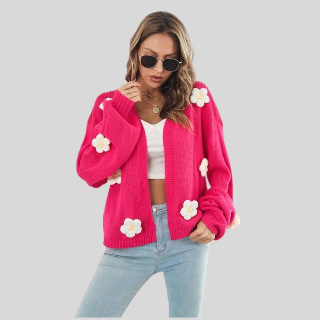 Gigie | Lebendiger Strickpullover mit Blumenapplikation