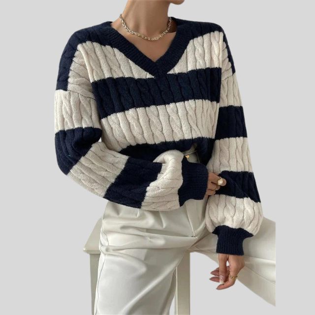 Beatrixe | Gerippter Strickpullover mit kontrastierendem V-Ausschnitt