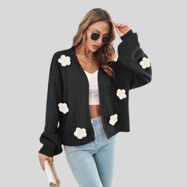 Gigie | Lebendiger Strickpullover mit Blumenapplikation