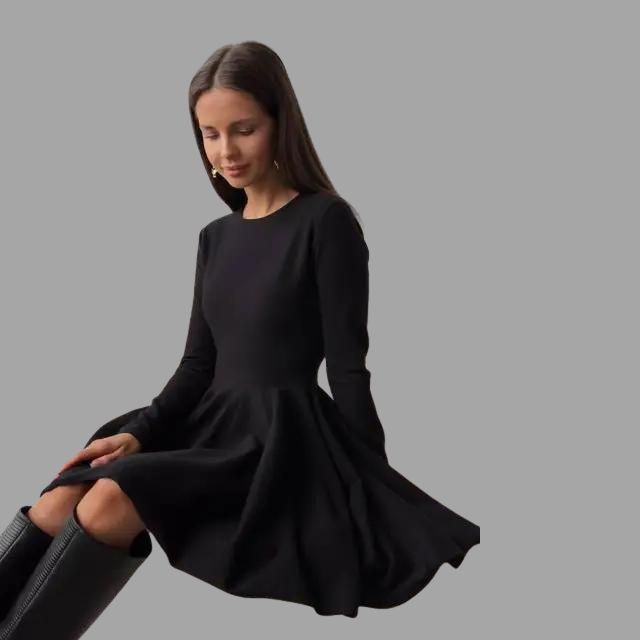 Lyndy | Elegantes Sweaterkleid mit langen Ärmeln und Plisseerock