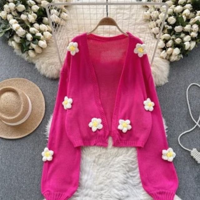 Gigie | Lebendiger Strickpullover mit Blumenapplikation