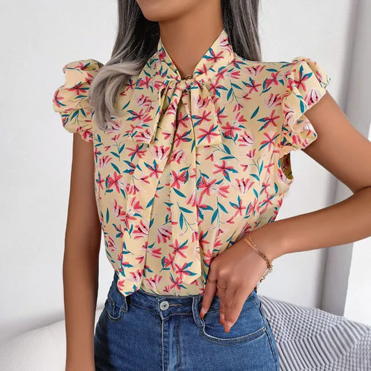 Vacation | Bluse mit Blumenmuster, Rüschenärmeln und Schnürkragen für Damen