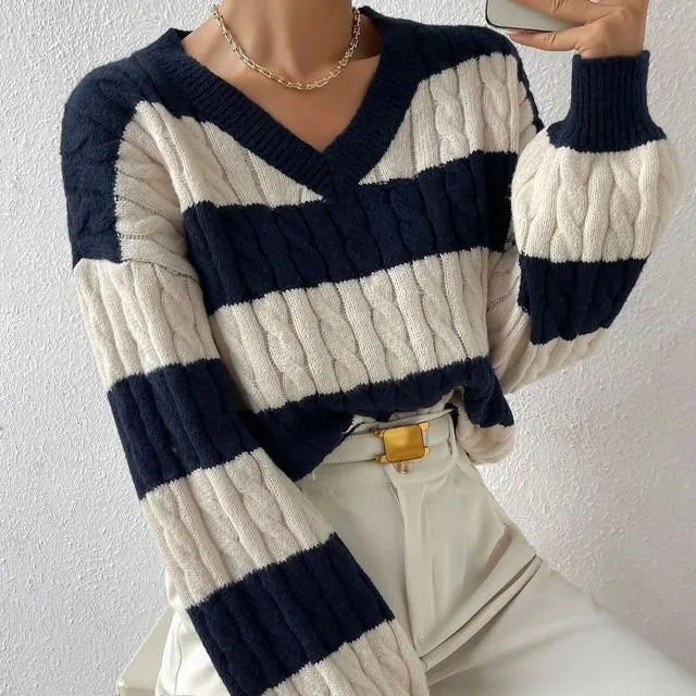 Beatrixe | Gerippter Strickpullover mit kontrastierendem V-Ausschnitt