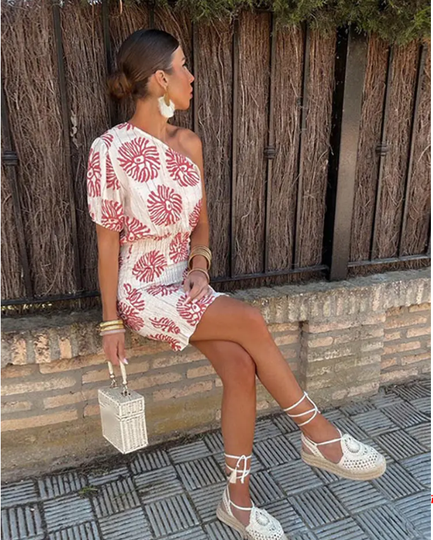 Mariella | Schräges Ein-Schulter-Kleid