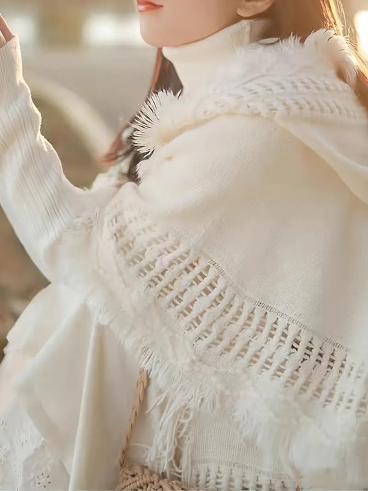 Sweaty | Hooded Cape Sweater mit Knöpfen – Elegant mit Quasten