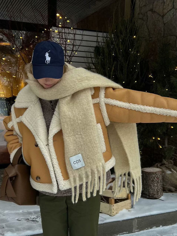 Soe | Modische Damen-Pilotjacke mit Lammfellimitat und Kontrastnähten