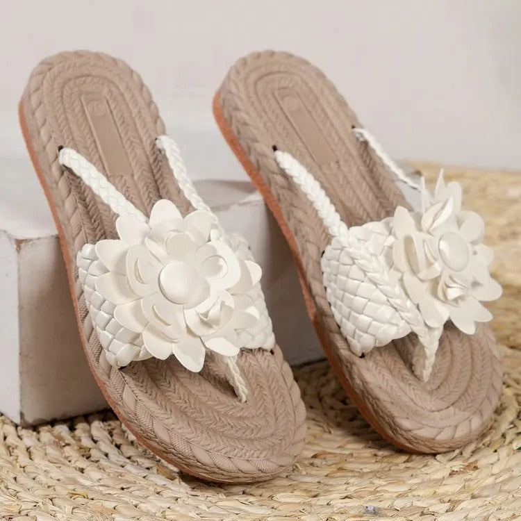 Naomi | Modische Sandalen mit Blumen